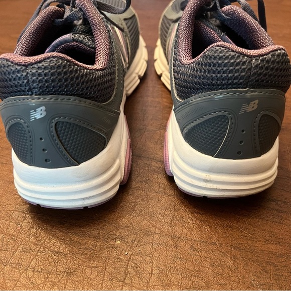 New Balance 460v2 Sneaker with NB Response 1.0 Performance Insert, Size 9.5 - Picture 2 of 7